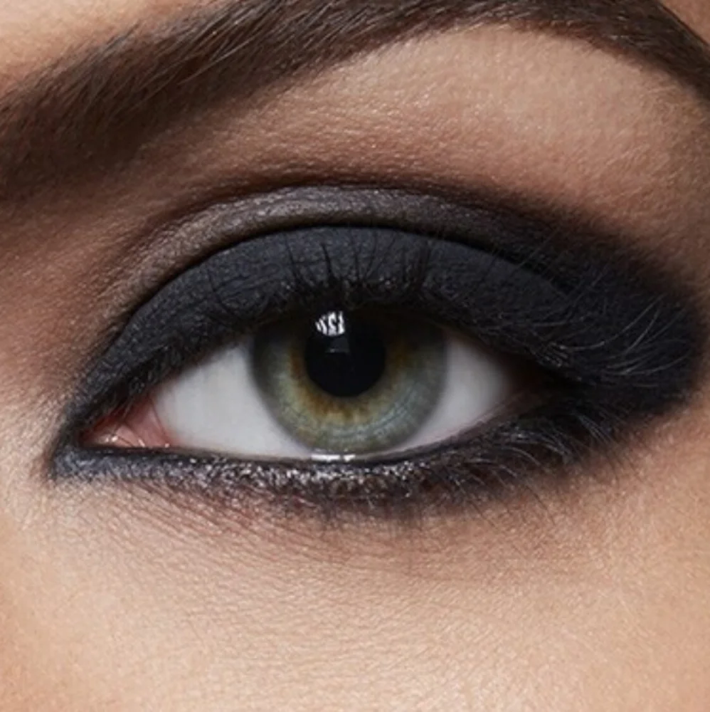 MAC Matte Eyeshadow CARBON - Picture 3 of 5